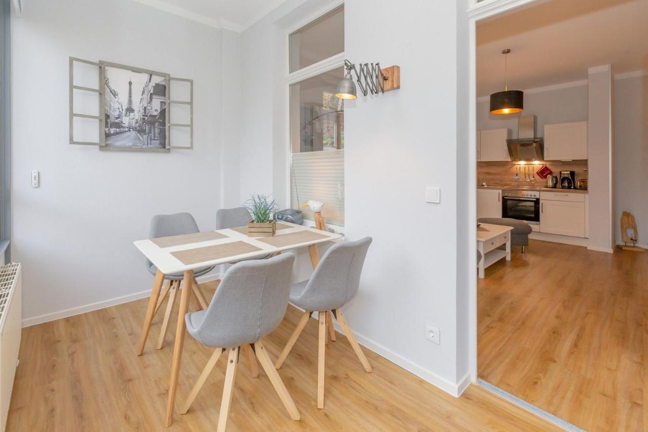 Ferienwohnung Muschelsucher ゼリン エクステリア 写真