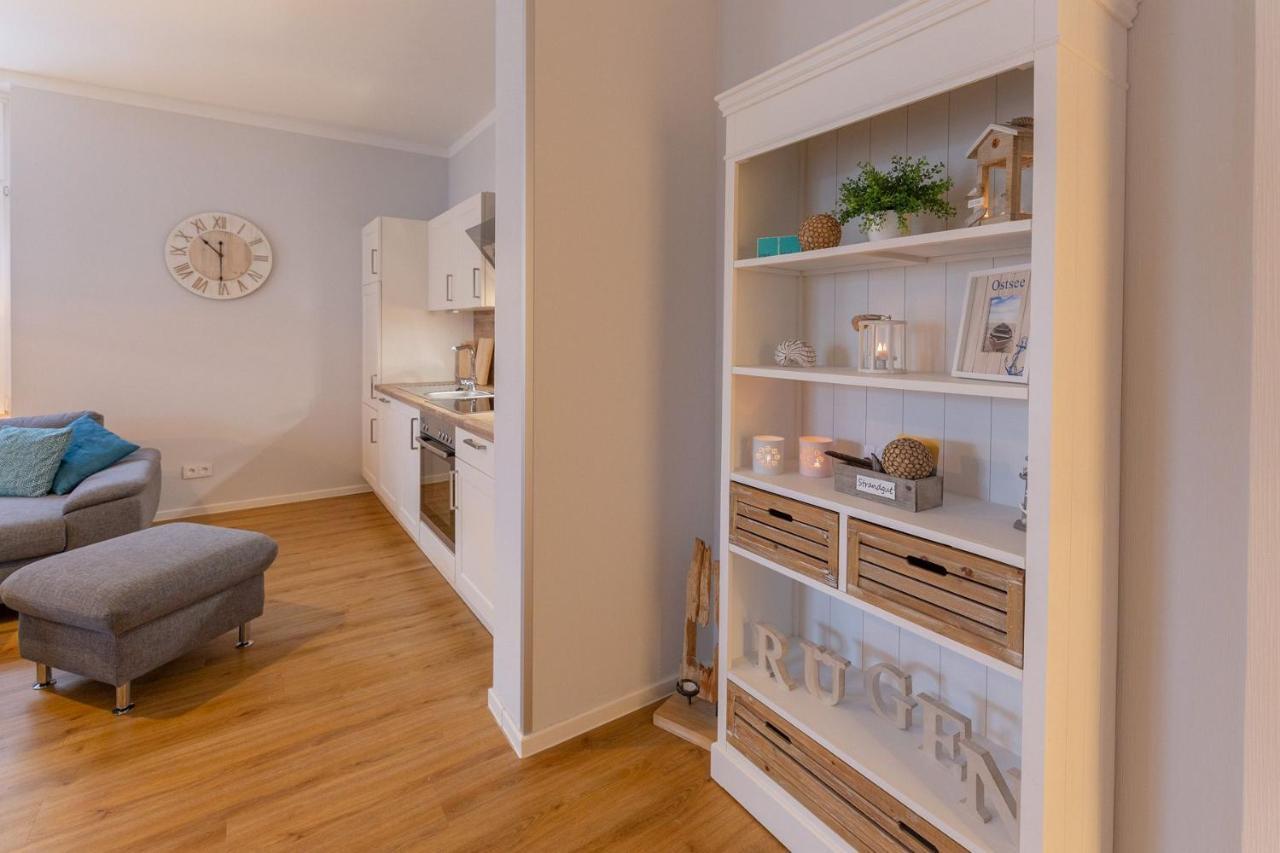 Ferienwohnung Muschelsucher ゼリン エクステリア 写真